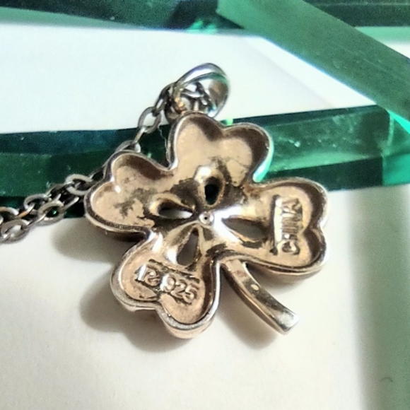Sterling Silver Clover Leaf Pendant - Picture 4 of 16